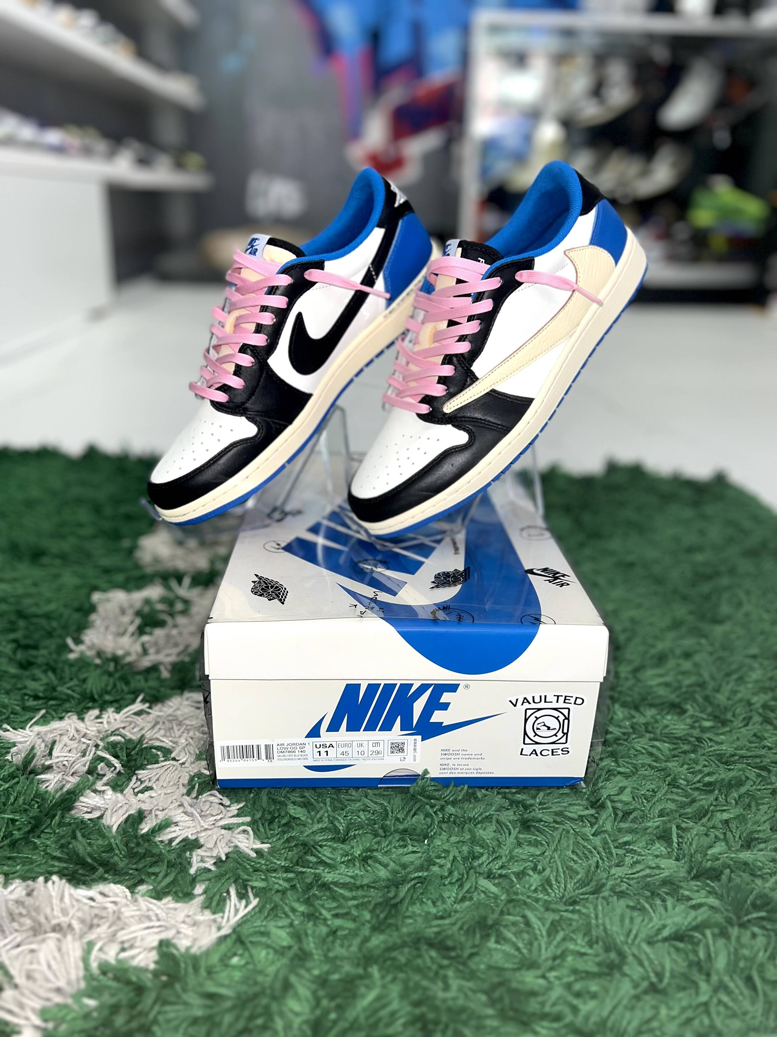 Travis Scott x Jordan 1 Low 